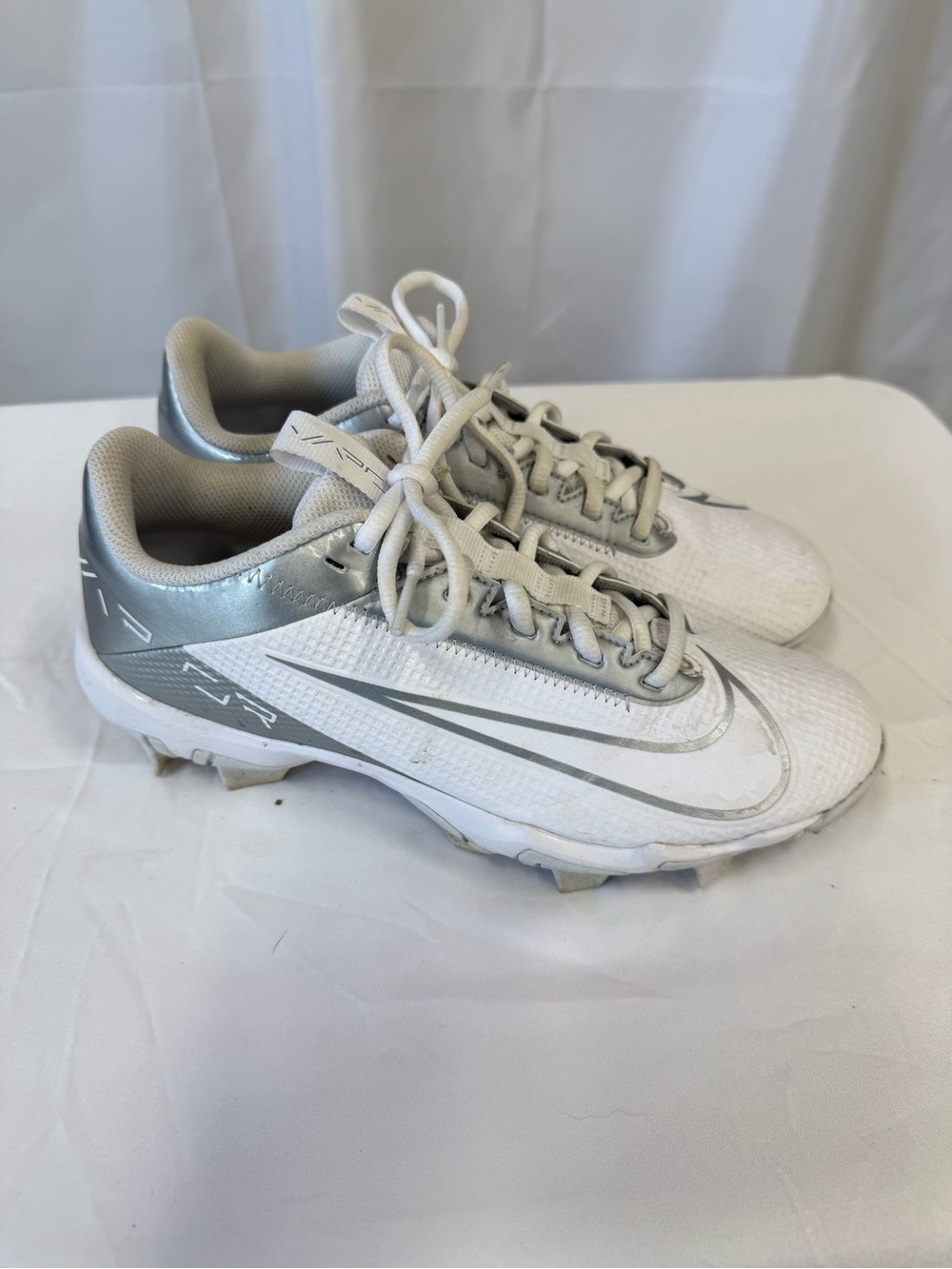 Nike 6Y vapor edge shark 2 football cleats white silver lace up athletic boys - Picture 2 of 3